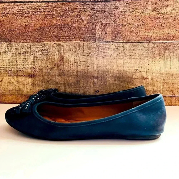 Arturo Chiang Navy Blue Studded Bow Leather Flats - Picture 3 of 7